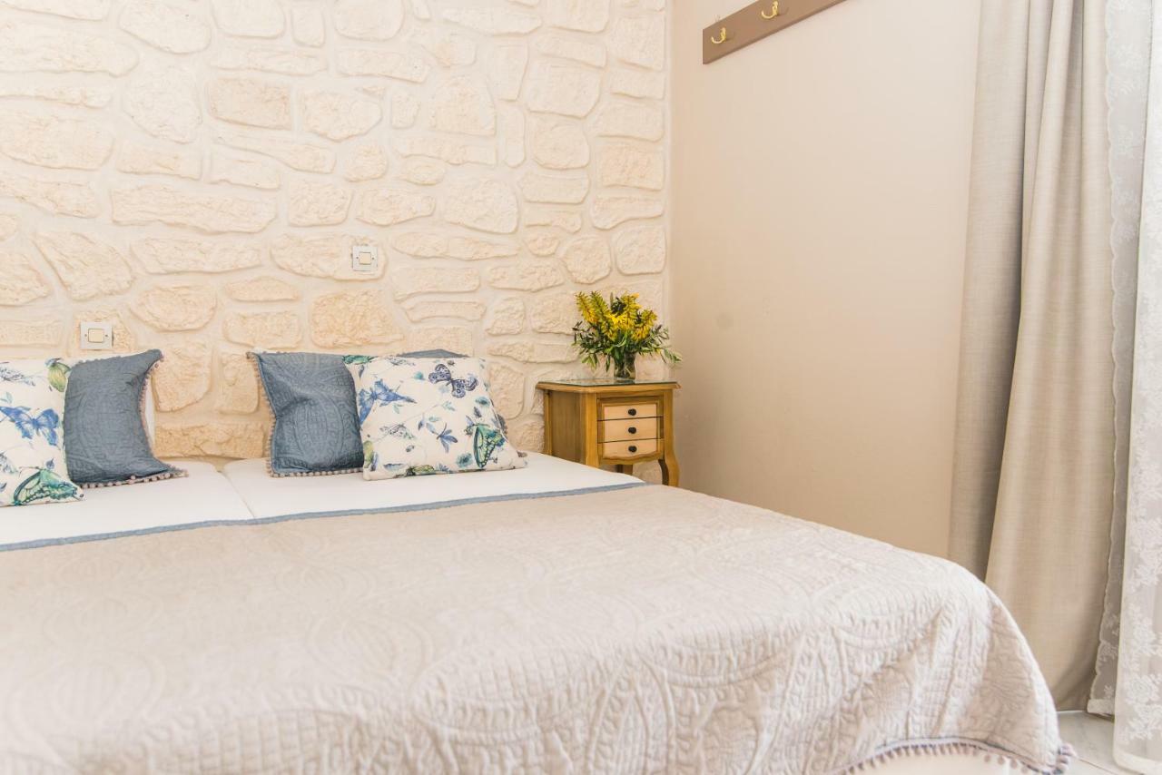 Silver Sun Studios & Apartments มาเลีย ภายนอก รูปภาพ